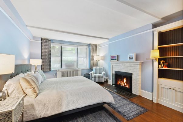 Bedroom, Fireplace, Interior, Wood Texture Flooring