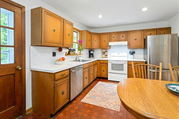 Dining room, Interior, Kitchen, Recessed Lighting, Stainless Steel Appliances