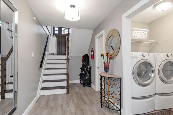 Interior, Utility Closets, Washer, Wood Texture Flooring