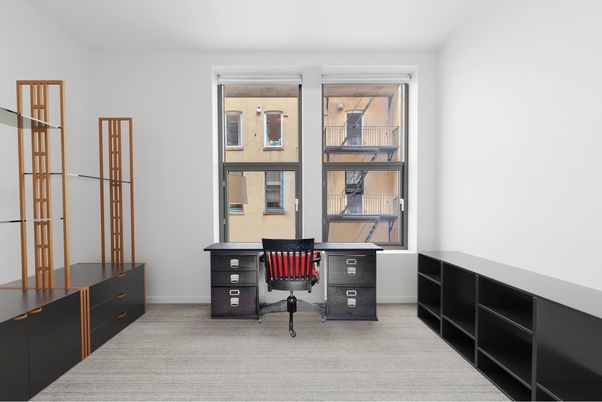Home Office, Interior