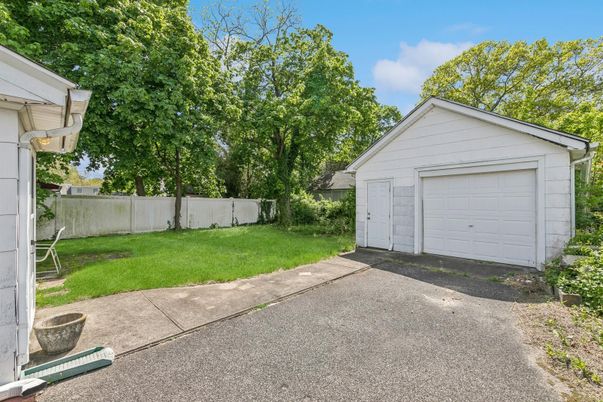 Backyard, Detached Garage, Exterior