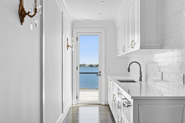 Interior, Kitchen, Recessed Lighting, Water, Wood Texture Flooring