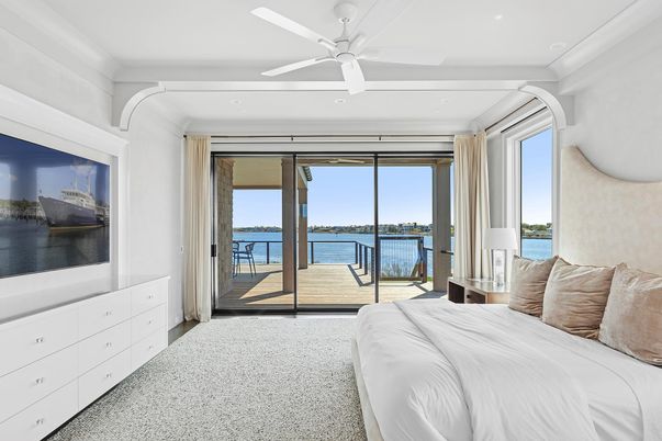 Bedroom, Interior, Recessed Lighting, Water