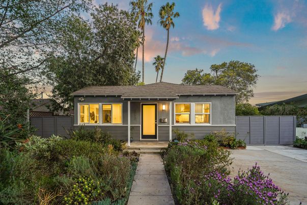 Exterior, Facade, Ranch