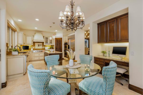 Chandelier, Dining room, Interior, Kitchen, Recessed Lighting, Stainless Steel Appliances