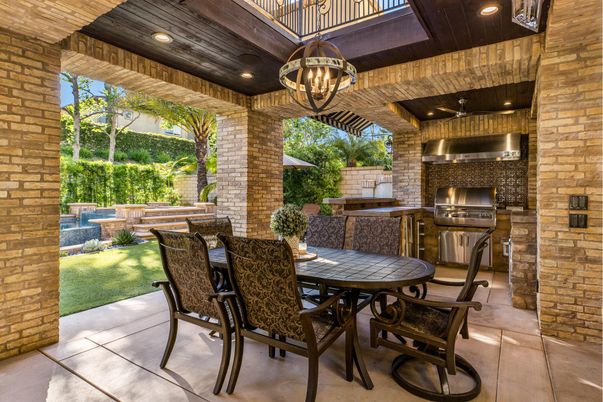 Exterior, Fireplace