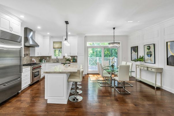 Chandelier, Dining room, Interior, Kitchen, Pendant Lights, Recessed Lighting, Stainless Steel Appliances, Wood Texture Flooring