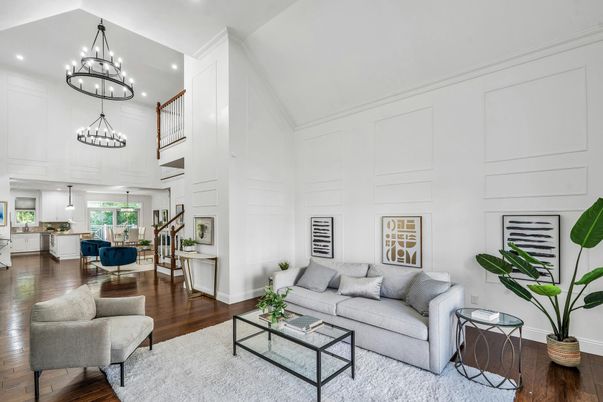 Chandelier, Dining room, Interior, Living room, Pendant Lights, Recessed Lighting, Wood Texture Flooring