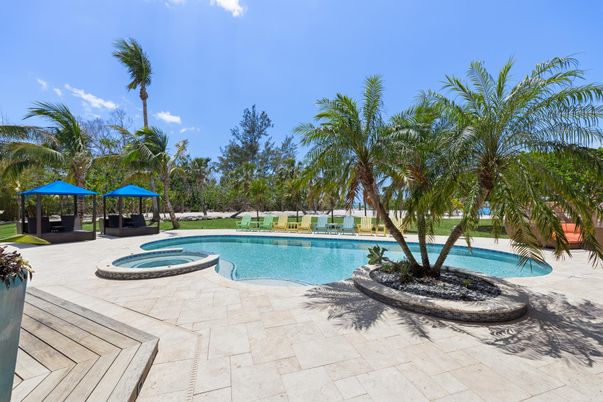 Exterior, Pool
