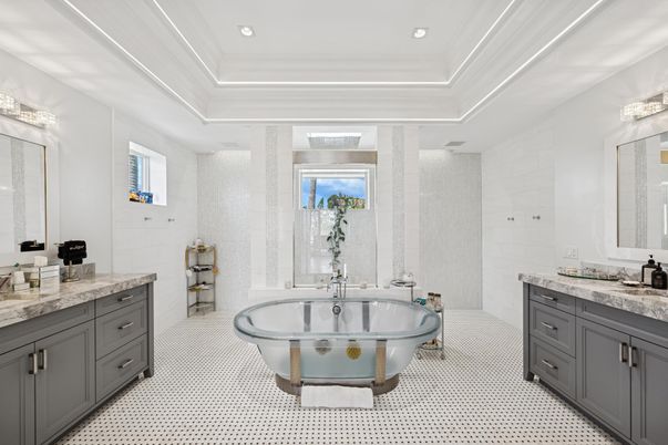 Bathroom, Dual Sink Vanities, Interior, Recessed Lighting