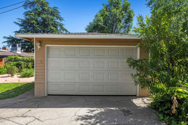 Detached Garage, Exterior