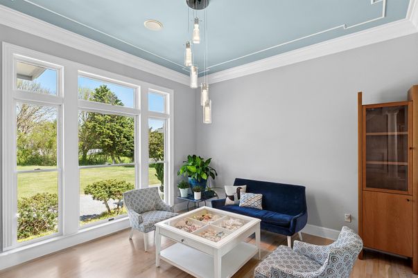 Interior, Living room, Pendant Lights, Wood Texture Flooring