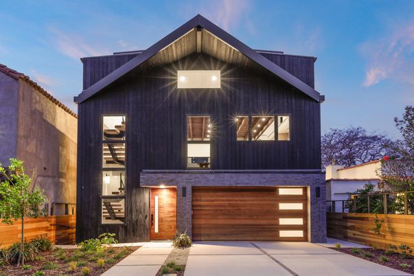 Attached, Exterior, Facade, Modern