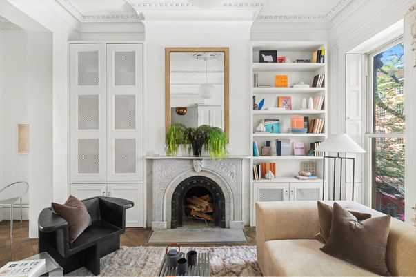 Fireplace, Interior, Living room