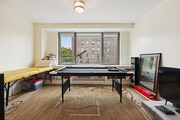 Billiard Table, Game Room, Interior