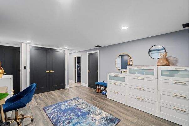 Interior, Recessed Lighting, Wood Texture Flooring