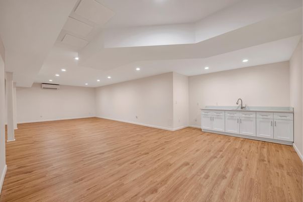 Empty room, Interior, Recessed Lighting, Wood Texture Flooring