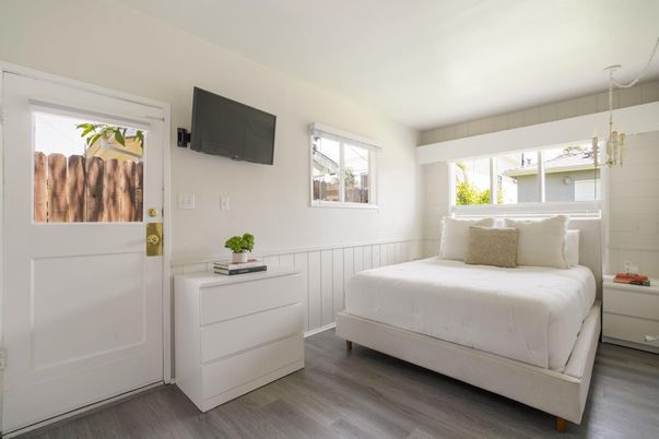 Bedroom, Interior, Pendant Lights, Wood Texture Flooring