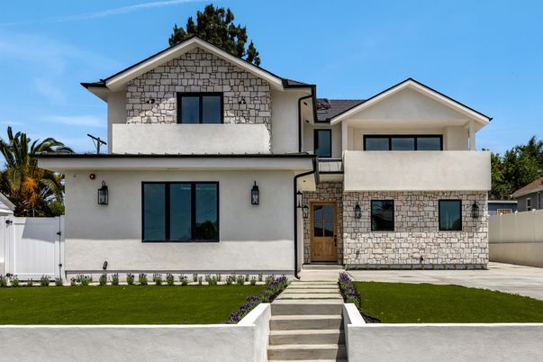 Exterior, Facade, Farmhouse