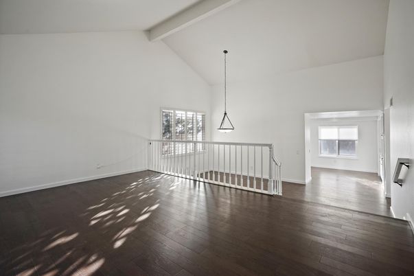 Empty room, Interior, Pendant Lights, Wood Texture Flooring