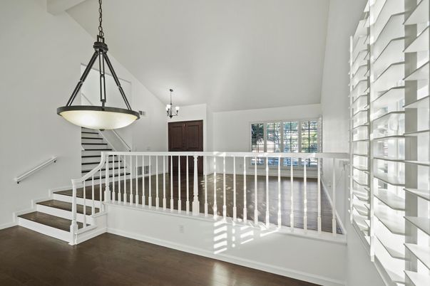 Interior, Pendant Lights, Wood Texture Flooring