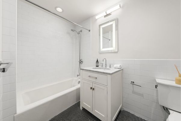 Bathroom, Interior, Recessed Lighting