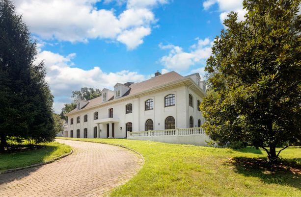 Backyard, Exterior, Facade, French Provincial