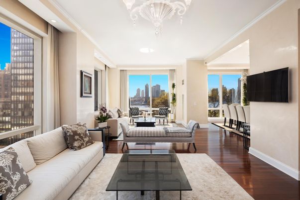 Chandelier, Interior, Living room, Recessed Lighting, Wood Texture Flooring
