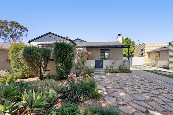 Backyard, Exterior, Facade, Ranch