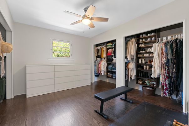 Interior, Walk-in Closets, Wood Texture Flooring