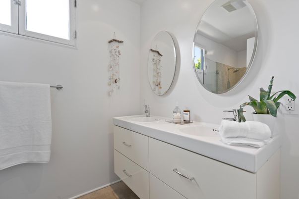 Bathroom, Dual Sink Vanities, Interior