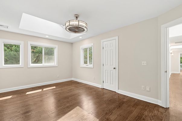 Chandelier, Empty room, Interior, Recessed Lighting, Wood Texture Flooring
