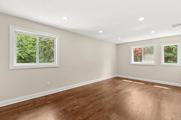 Empty room, Interior, Recessed Lighting, Wood Texture Flooring
