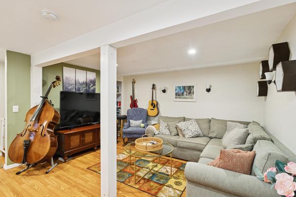 Interior, Living room, Recessed Lighting, Wood Texture Flooring