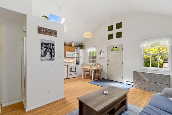 Dining room, Interior, Kitchen, Pendant Lights, Wood Texture Flooring