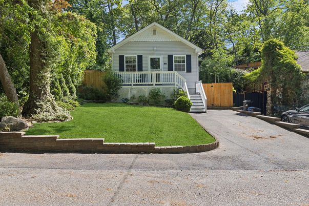 Backyard, Exterior, Facade, Split Level
