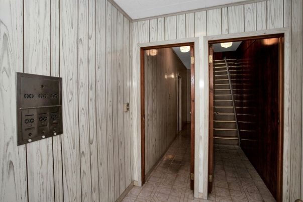 Elevator, Interior