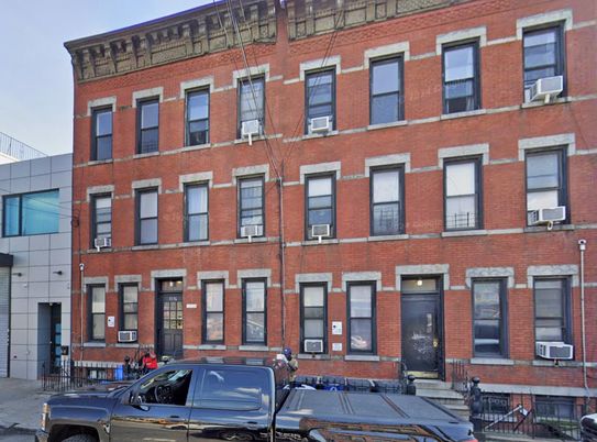Exterior, Facade, Brick Facade, Rowhouse