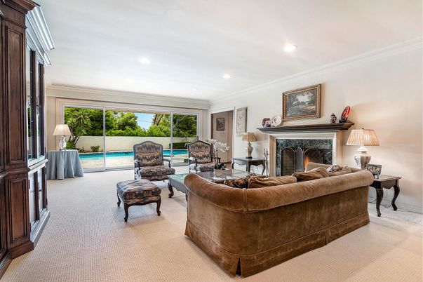 Fireplace, Interior, Living room, Recessed Lighting