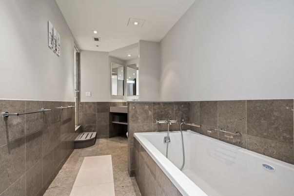 Bathroom, Interior, Recessed Lighting