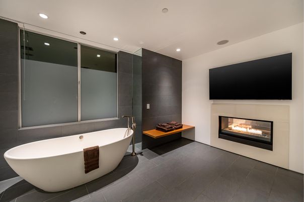 Bathroom, Fireplace, Free Standing Baths, Interior, Recessed Lighting
