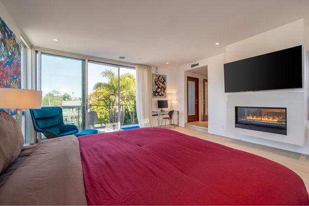 Bedroom, Fireplace, Interior, Recessed Lighting, Wood Texture Flooring