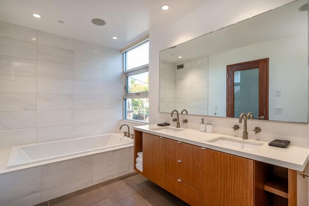 Bathroom, Dual Sink Vanities, Interior, Recessed Lighting