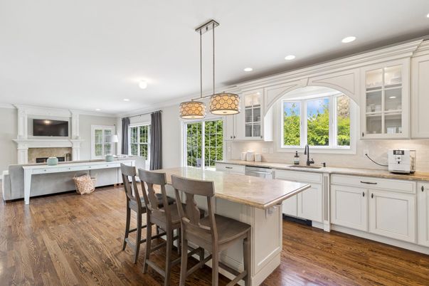 Fireplace, Interior, Kitchen, Pendant Lights, Recessed Lighting, Wood Texture Flooring