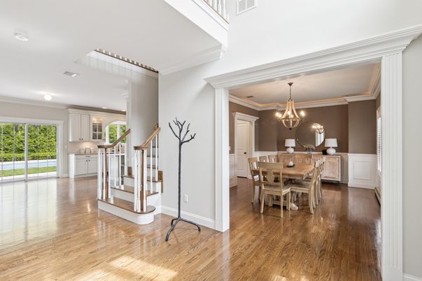 Chandelier, Dining room, Interior, Recessed Lighting, Wood Texture Flooring