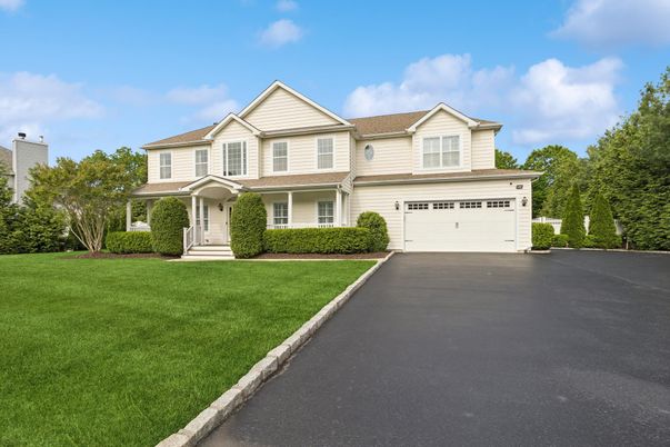 Attached, Exterior, Facade, Farmhouse