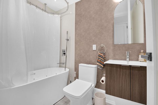 Bathroom, Free Standing Baths, Interior
