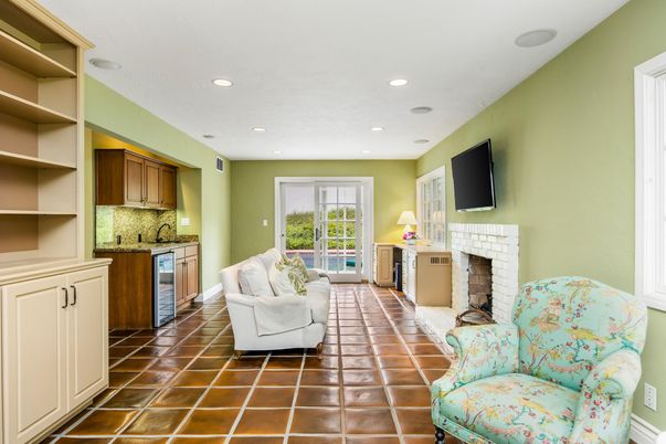 Fireplace, Interior, Living room, Recessed Lighting