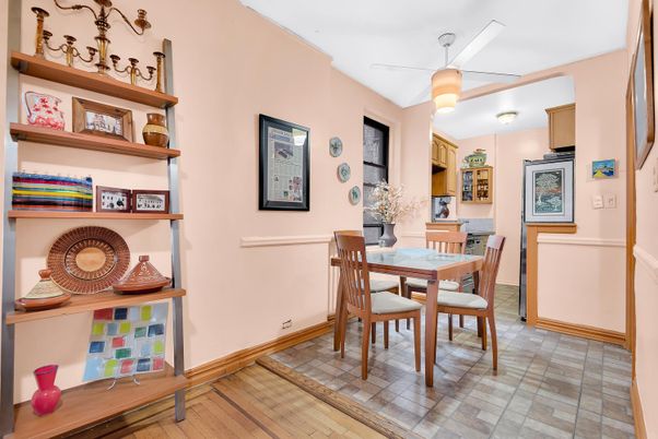 Dining room, Interior