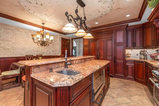 Chandelier, Dining room, Interior, Kitchen, Pendant Lights, Recessed Lighting, Stone Walls